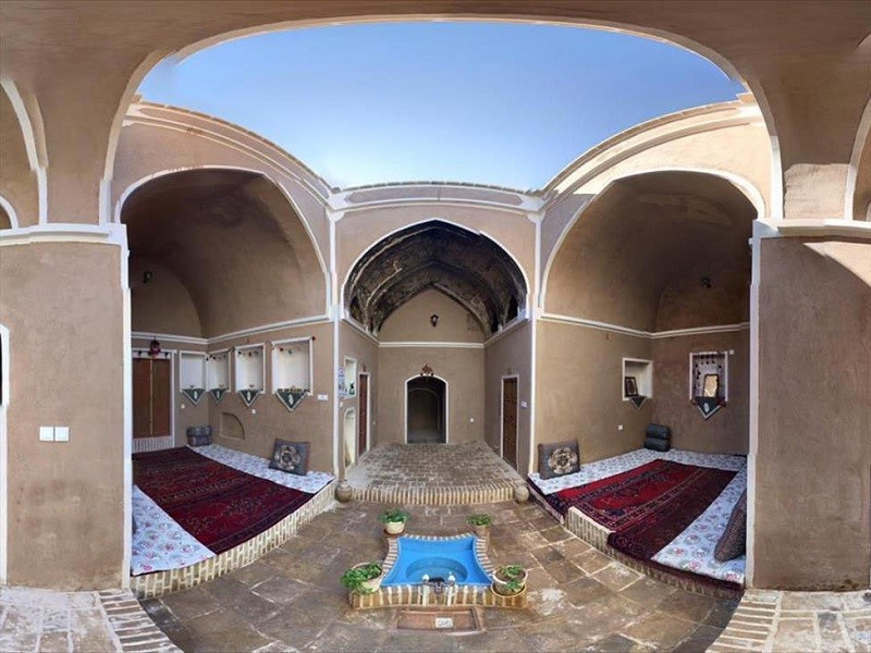 اقامتگاه بوم گردی میرزا هاشم بوشرویه