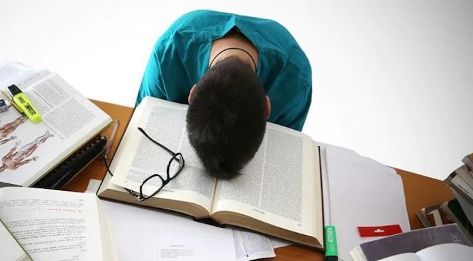 چگونه استرس امتحانات را کاهش دهیم؟